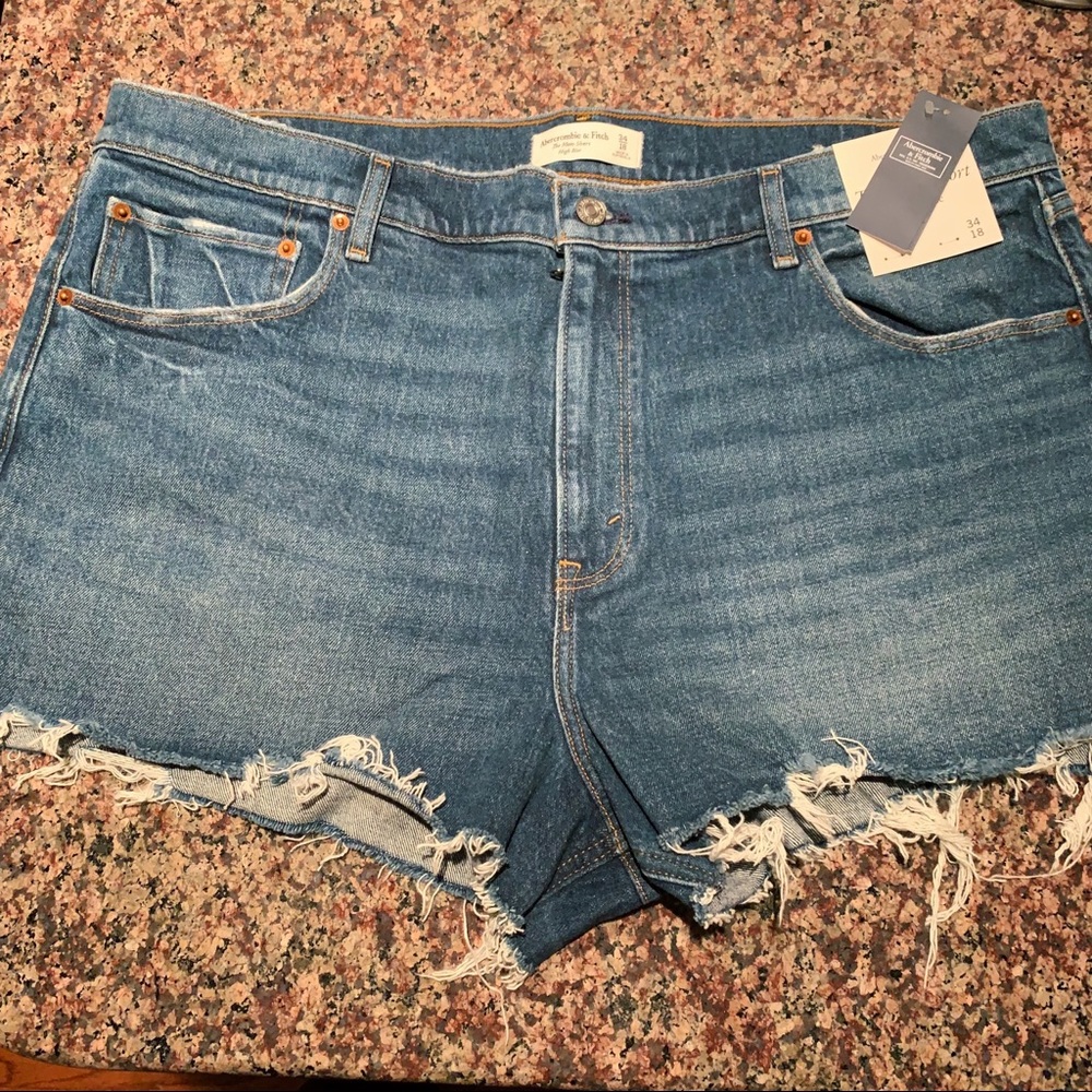 A&F The Mom Short High Rise short
